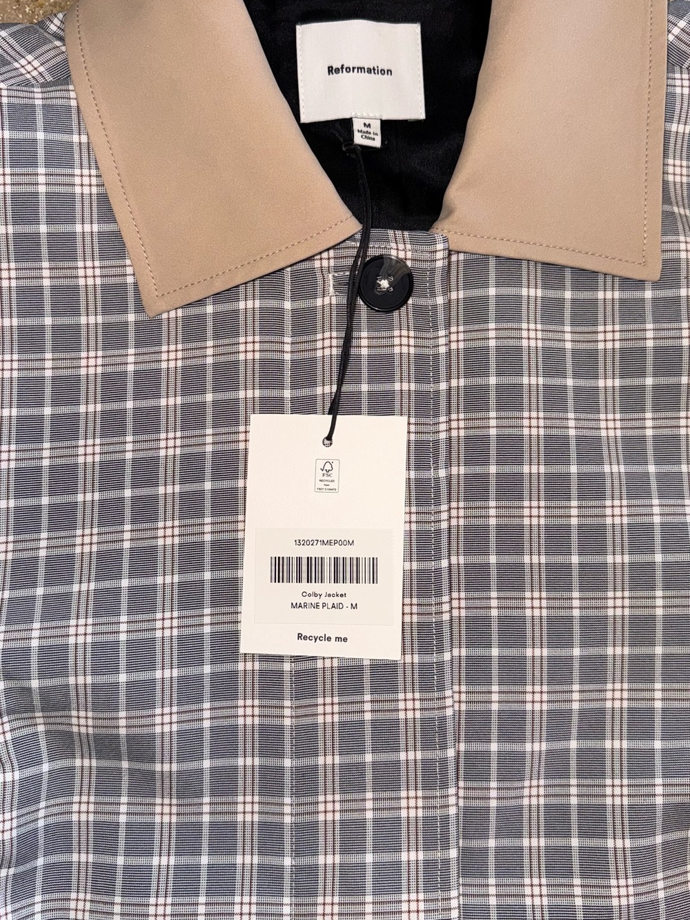 Reformation Plaid Button-Down Shirt with Beige Contrast Collar - Picture 7 of 9
